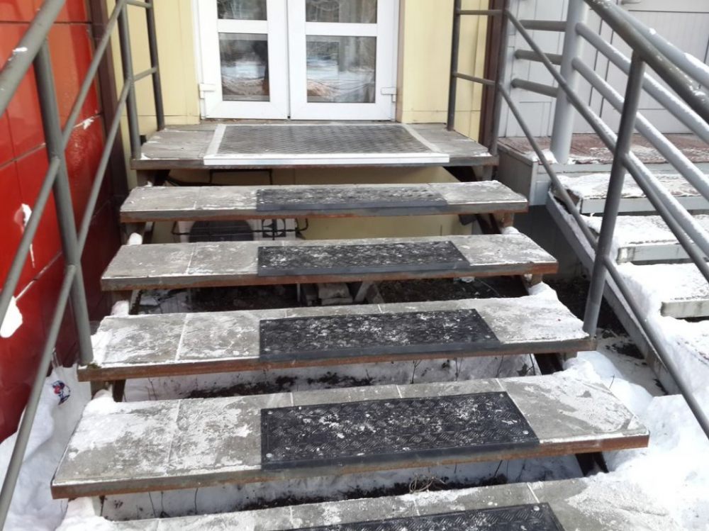 Монтаж резиновых проступей и накладок на ступени стоимость - Чебоксары